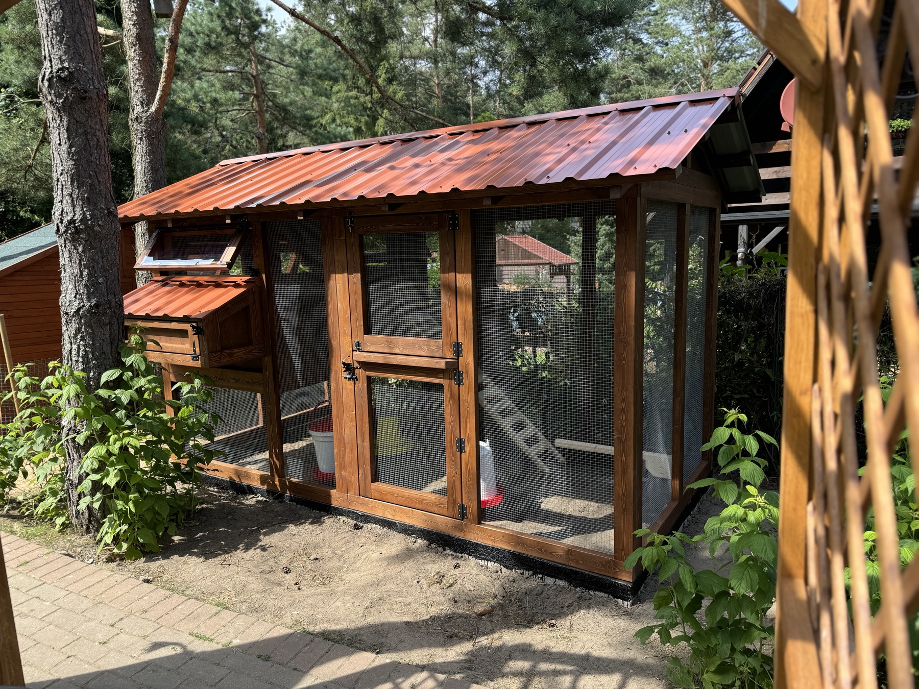 Solidny drewniany kurnik HappyKura — realizacja 1